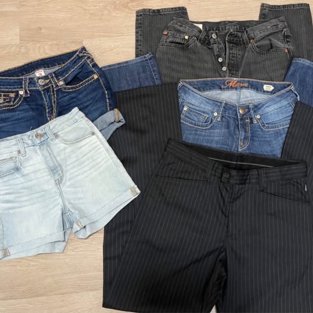 (Nike, Levi’s,Garage, etc) Women's Closet Cleanout